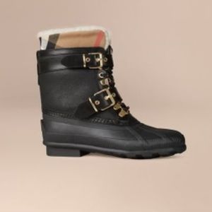 Cozy and Chic: Sueded Shearling and Check Duck Boots Burberry